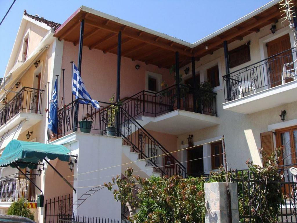 Violatos Studios Agia Efimia Exterior foto